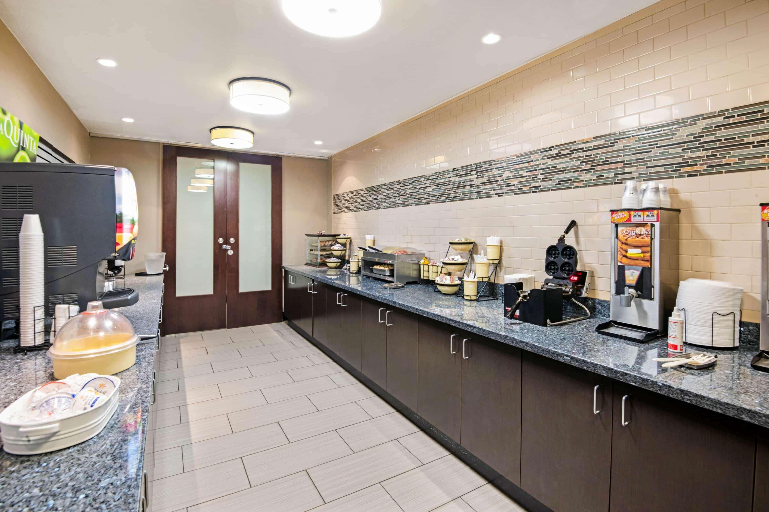 La Quinta Inn & Suites By Wyndham Дюрант Екстериор снимка